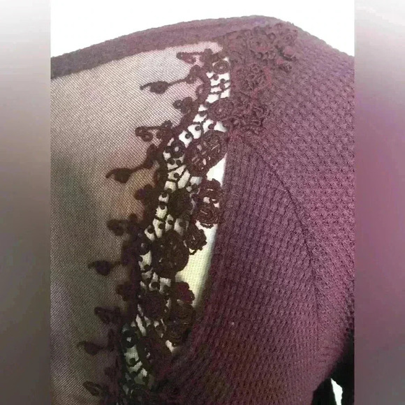 Anthropologie Women Free People Maroon Lace Hi Lo Waffle Thermal Top Medium GUC - Picture 9 of 15